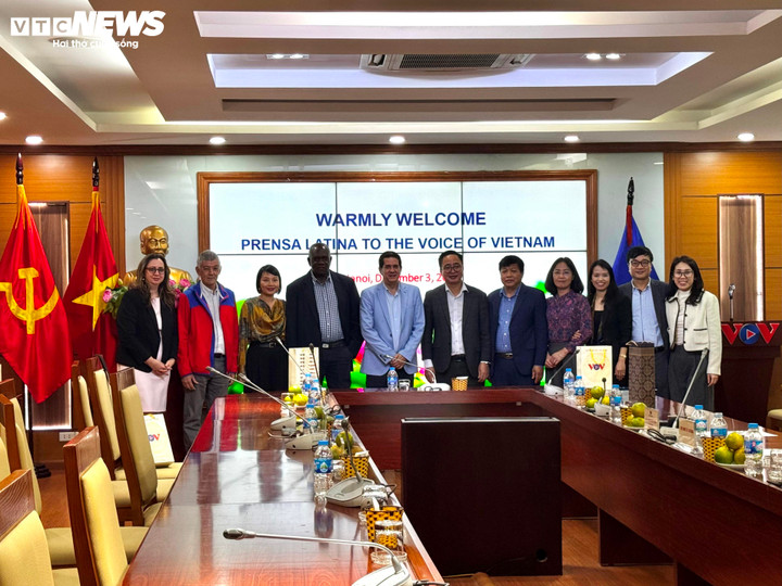 Đài Tiếng nói Việt Nam (VOV) tiếp và làm việc với Đoàn đại biểu Thông tấn xã Mỹ Latinh Prensa Latina (Cuba) ngày 3/12. (Ảnh: Diễm Châu)