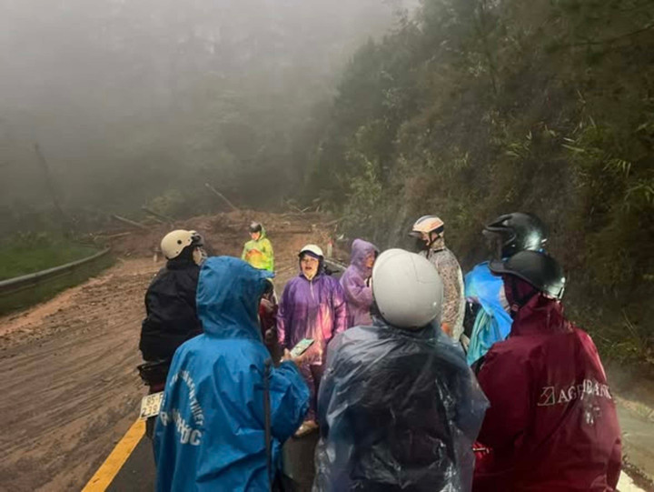 Hiện trường sạt lở trên đèo D'Ran. Ảnh: Người dân cung cấp