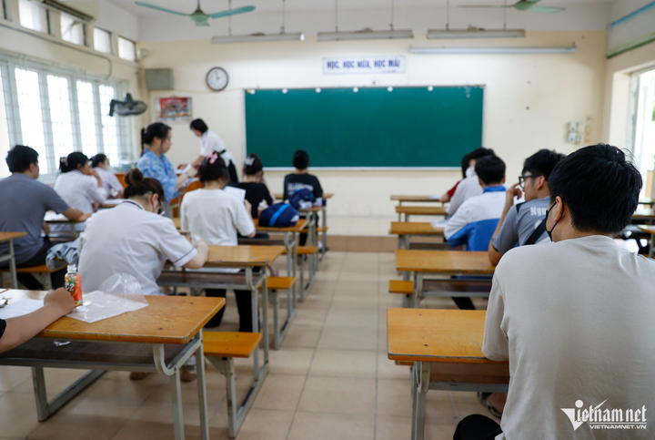 Các thí sinh dự thi tốt nghiệp THPT năm 2025 (Ảnh: Vietnamnet)