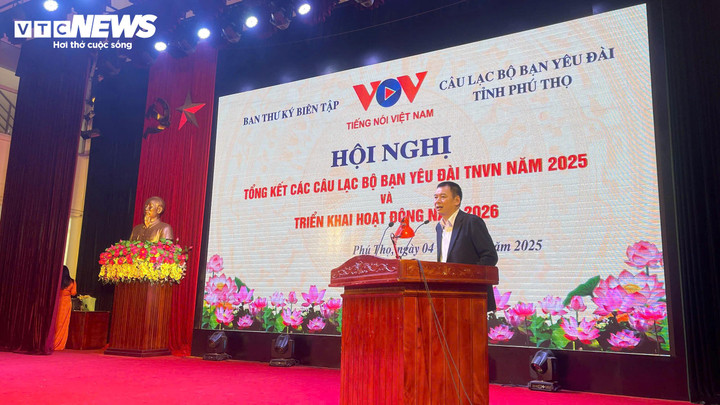 Ông Đồng Mạnh Hùng, Trưởng Ban Thư ký biên tập Đài Tiếng nói Việt Nam phát biểu tại hội nghị.