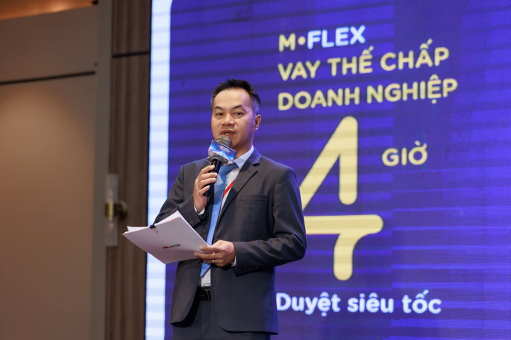 Đại diện MSB chia sẻ về M-Flex tại Vietnam Innovation Summit 2025.
