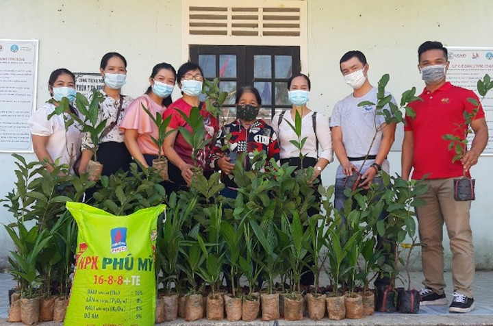 Nhiều hộ nghèo ở TP Huế luôn được ưu tiên hưởng nhiều chính sách đặc biệt, được tặng cây, con giống miễn phí, qua đó có thể thoát nghèo