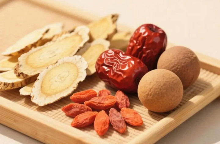 Các loại súp có quả bổ khí huyết cần tránh cho thêm củ cải. (Ảnh: Sohu)