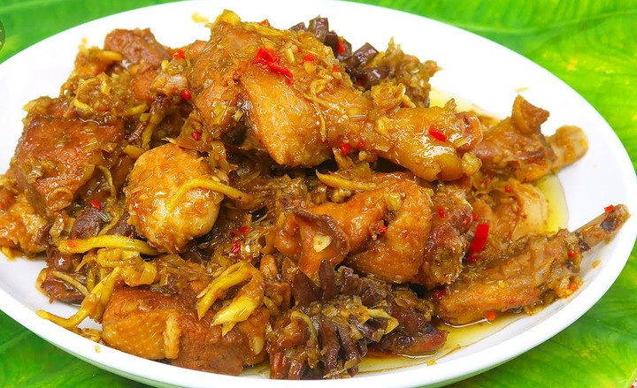 Vịt xào sả ớt là món ăn rất hao cơm. (Ảnh: B.L)