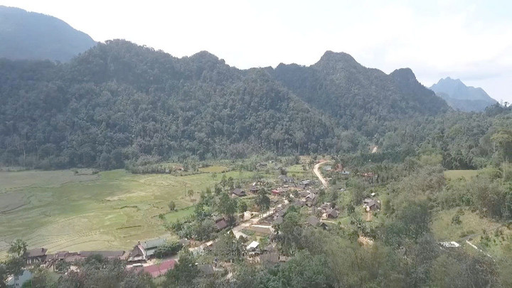 Những bản làng của đồng bào Mường, Dao dưới chân dãy núi Ten (Vườn quốc gia Xuân Sơn) luôn là điểm đến hấp dẫn khách du lịch.