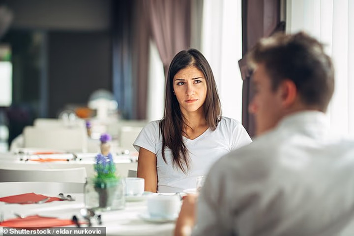 Phát hiện người bạn đời không còn muốn tương lai mà hai người từng cùng nhau vẽ ra.