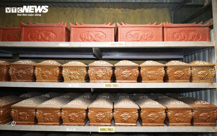 Hơn 1.800 bộ tro cốt vô danh được đặt tạm bợ tại nghĩa trang lớn nhất Hải Phòng - 10