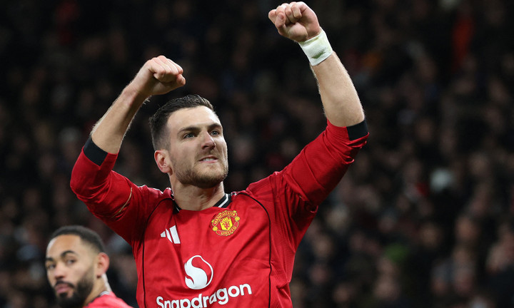 Dalot ghi bàn nhưng Man Utd không giành được chiến thắng. (Ảnh: Reuters)
