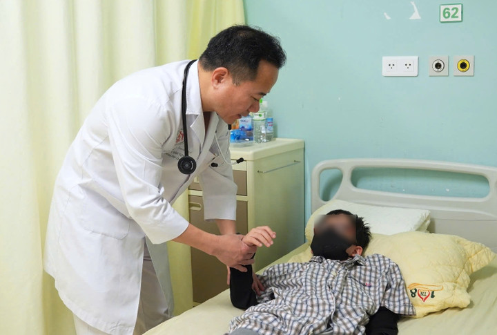 Trẻ đột quỵ điều trị tại Bệnh viện Trung ương quân đội 108.