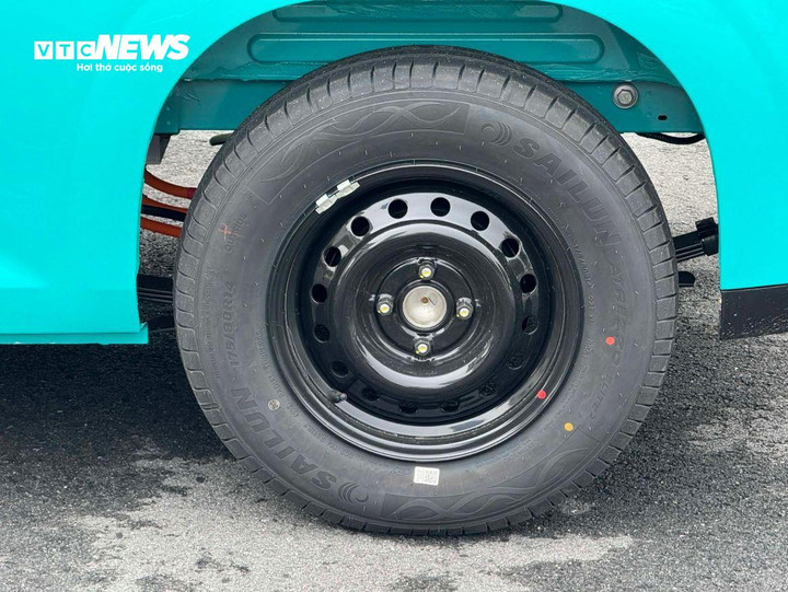 Xe tải cỡ nhỏ EC Van của VinFast lộ diện - 3