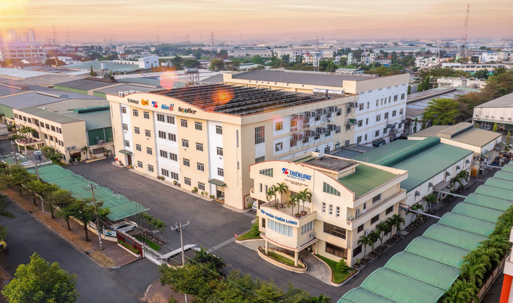 Nhà máy Nam Thiên Long tại KCN Tân Tạo của Thiên Long chuyên sản xuất các loại văn phòng phẩm và bút viết cho nhu cầu nội địa và xuất khẩu.