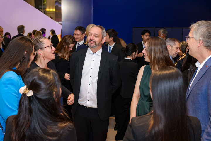 Trực tiếp: Lễ trao giải VinFuture 2025 - 6