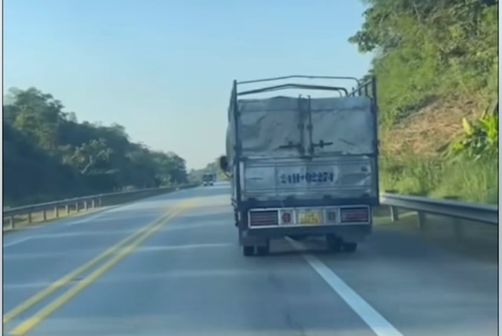 Xe tải được cho là "chim mồi" trên tuyến cao tốc Nội Bài - Lào Cai.
