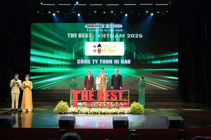 베트남 10대 최고 교육 시스템 시상식.