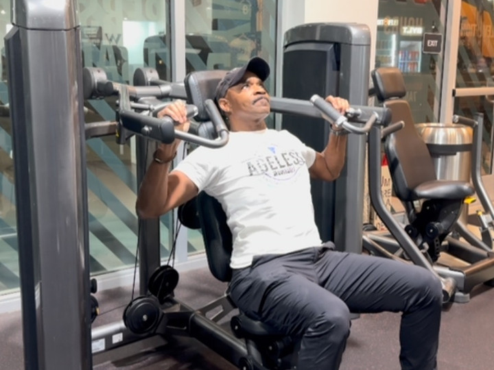 Ngoài chế độ ăn uống lành mạnh, Nate cũng duy trì tập luyện đều đặn.