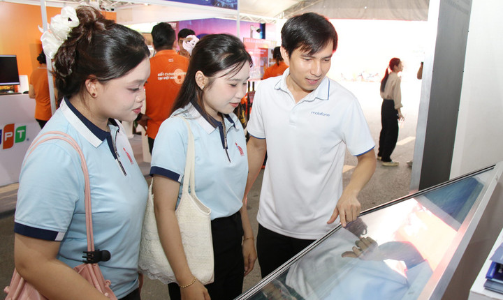 Việc đưa công nghệ vào công tác kết nối thị trường và quản lý mô hình cũng góp phần nâng hiệu quả giảm nghèo.