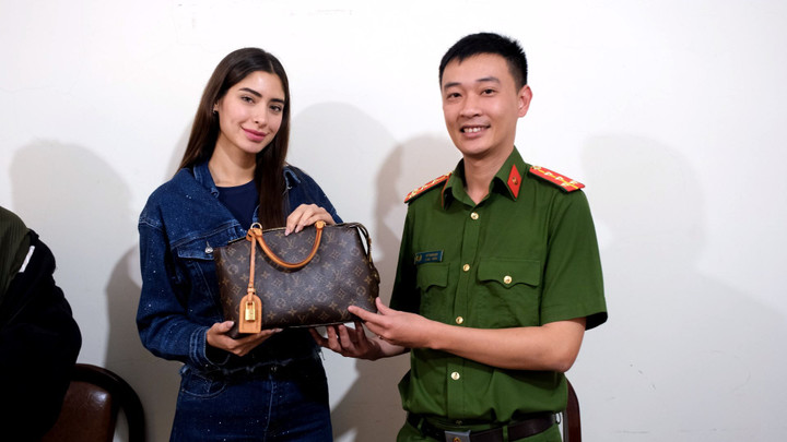 Hoa hậu Mexico Leon Yuriar Angela Michelle nhận lại tài sản (Ảnh: CACC)