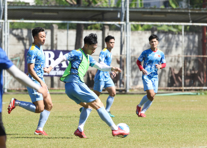 Nguyễn Xuân Bắc trở lại tập luyện cùng U22 Việt Nam.