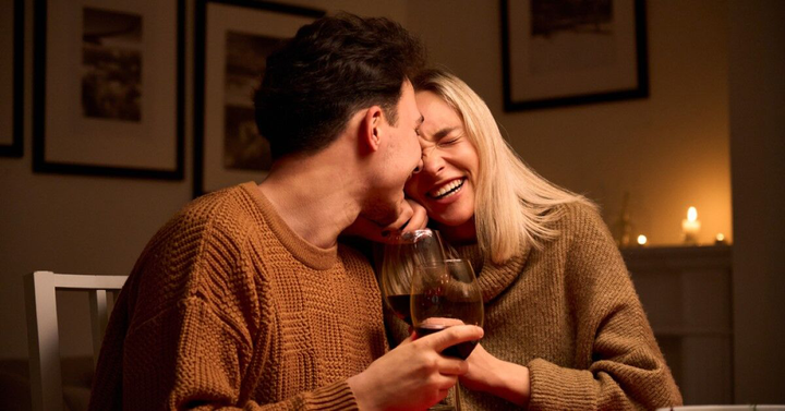 Hẹn hò ngoài đời đang được ưu tiên hơn hẹn hò quang mạng. (Ảnh: Bumble)