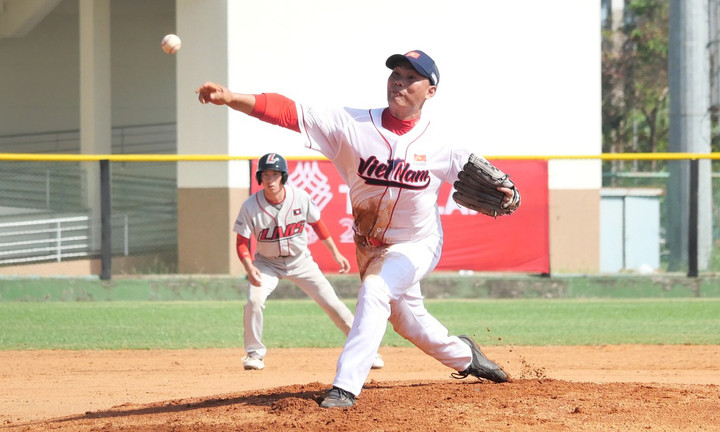 Đội tuyển bóng chày Việt Nam thi đấu trận thứ tư tại SEA Games 33.