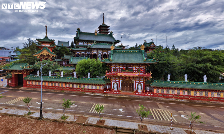 Được xây dựng từ năm 1964 và trải qua nhiều lần trùng tu, đến thời điểm hiện tại ngôi chùa khoác lên mình một diện mạo mới.