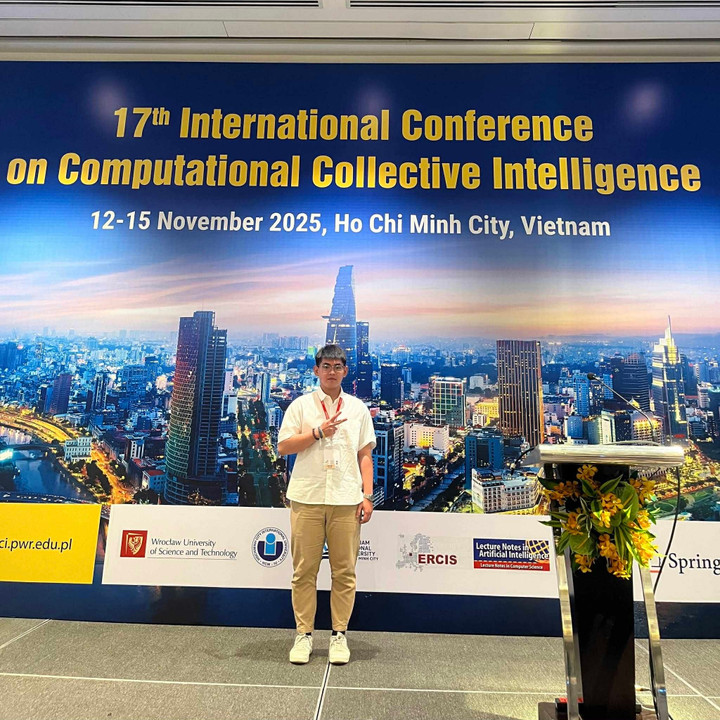 Trung participou da Conferência Internacional sobre Inteligência Computacional Coletiva (ICCCI 2025) em novembro de 2025 (Foto: Fornecida pelo entrevistado).