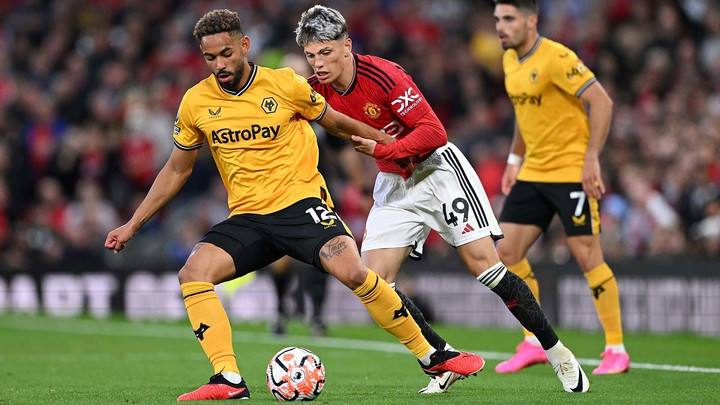 Wolves chạm trán Man United tại Premier League.