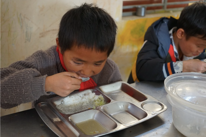 Ο ιδρυτής της «Nuoi Em» σταματά να ξοδεύει χρήματα για να θρέψει παιδιά μετά από υποψίες για έλλειψη οικονομικής διαφάνειας - 2