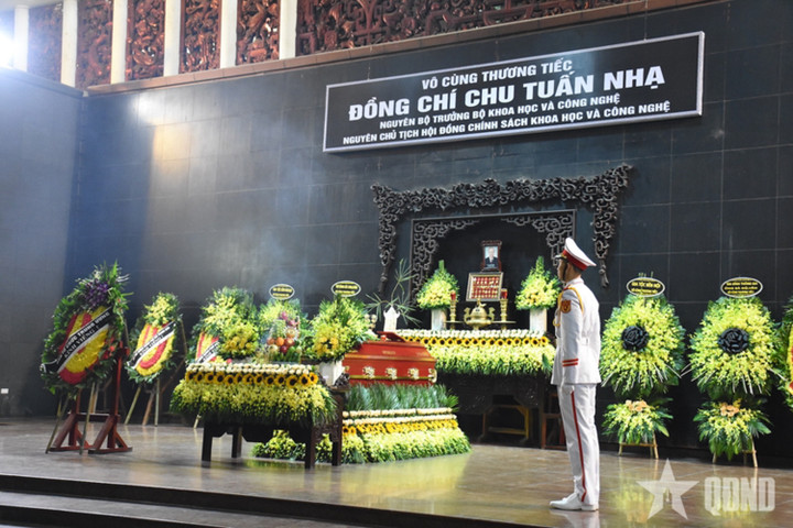 Linh cữu GS.TS Chu Tuấn Nhạ được quàn tại Nhà tang lễ quốc gia (số 5 Trần Thánh Tông, Hà Nội).