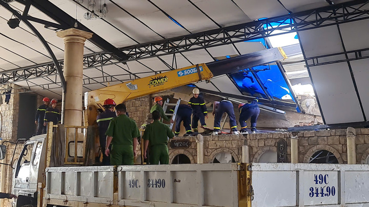 Cơ quan chức năng có mặt tại hiện trường vụ việc. Ảnh: Đ.K