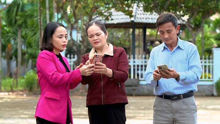 Giảm nghèo về thông tin được xem là một “lối mở” giúp người dân được tiếp cận, nắm bắt nhiều thông tin, kiến thức hữu ích, hướng đến thoát nghèo bền vững.