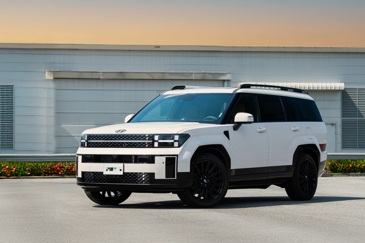 Hyundai Santa Fe 2025.