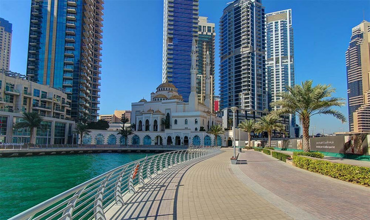 Đường phố Dubai được dọn dẹp vệ sinh thường xuyên.