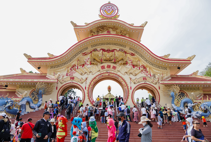 Để nhận hỗ trợ, các đoàn khách phải có tối thiểu 100 người, có chương trình hội nghị và thời gian lưu trú, lịch tham quan theo quy định.