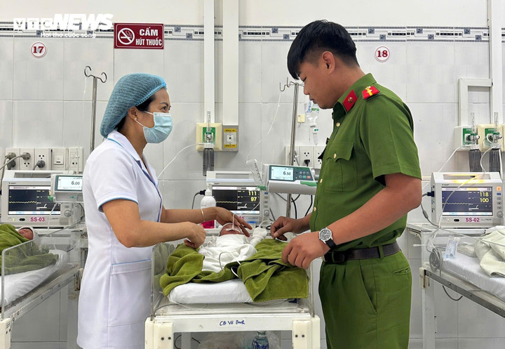 Đội ngũ y bác sỹ tại Bệnh viện Nhi tỉnh Gia Lai tích cực điều trị cho bé gái sơ sinh. (Ảnh: Cơ quan chức năng cung cấp)