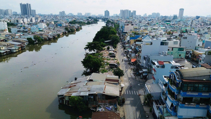 Ô nhiễm môi trường sống cũng là nội dung các đại biểu đưa ra nhiều kiến nghị khắc phục.