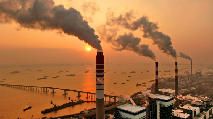 Trung Quốc và châu Âu đang chạy đua cắt giảm khí thải carbon.