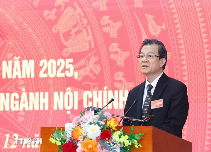 Ông Lê Hồng Quang, Phó Trưởng Ban Nội chính Trung ương trình bày báo cáo tổng kết.