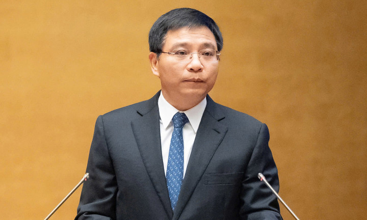 재무부 장관 응우옌 반 탕.