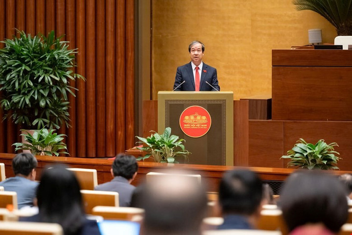 Bộ trưởng Bộ GD&ĐT Nguyễn Kim Sơn đã trình bày báo cáo tiếp thu, giải trình, chỉnh lý đối với dự thảo Nghị quyết của Quốc hội về đột phá phát triển giáo dục đào tạo vào sáng 10/12. (Ảnh: Cổng TTĐT Quốc hội)