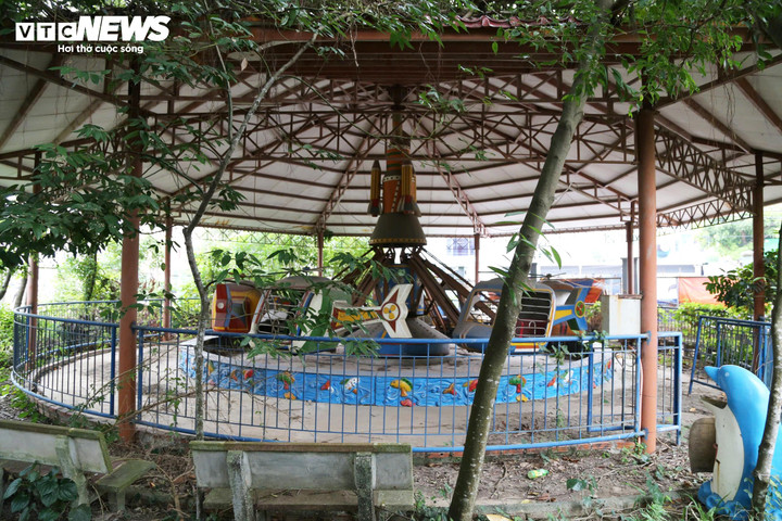 Khu vui chơi dành cho trẻ em dừng hoạt động từ lâu.