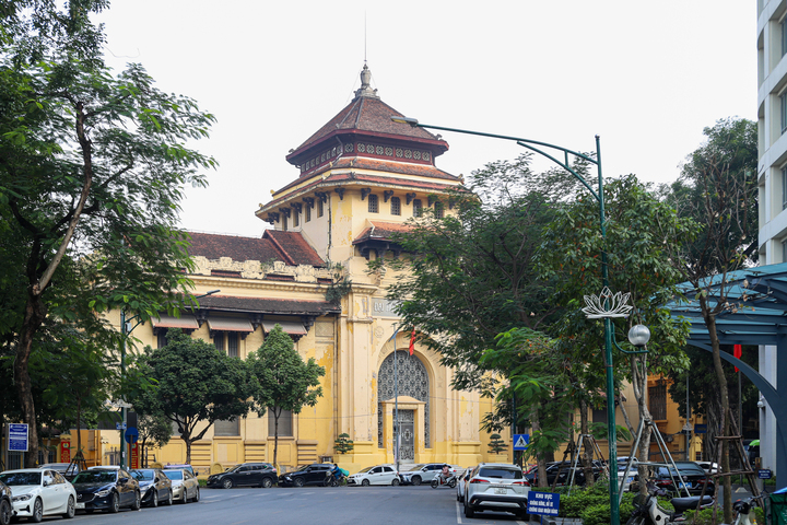 Trường Đại học Dược Hà Nội nằm trên địa bàn phường Cửa Nam.