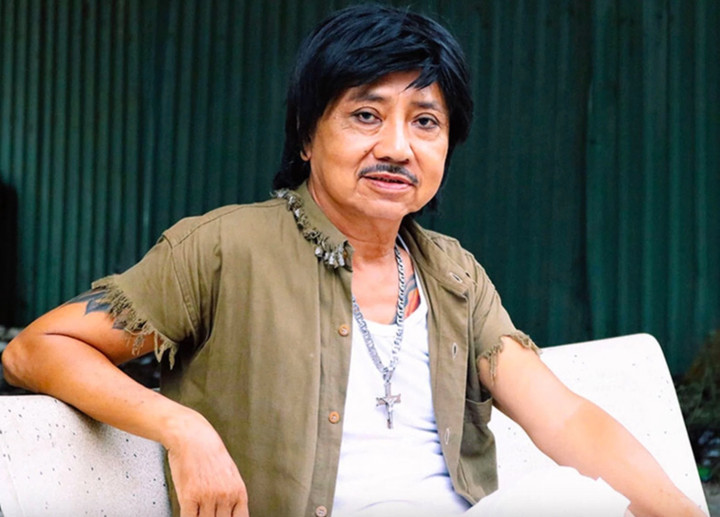 Cuộc đời của Aly Dũng gặp nhiều biến cố đau thương.