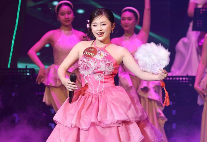 Gia Linh đạt nhiều tình tích âm nhạc dù mới ở tuổi 16.