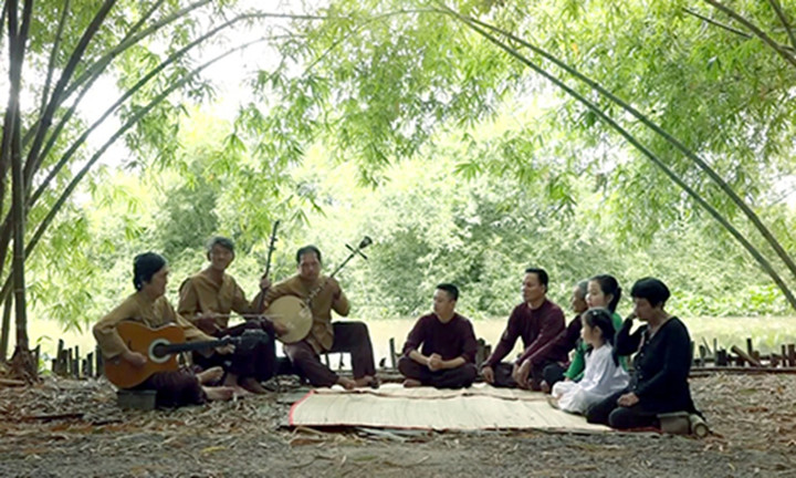 តន្ត្រីប្រជាប្រិយវៀតណាមខាងត្បូងត្រូវបានចាត់ទុកថាជាព្រលឹងនៃភាគខាងត្បូង។