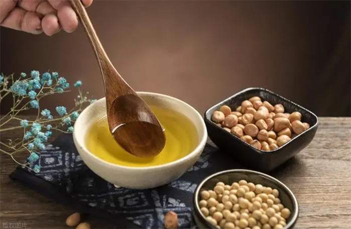 Bạn nên dùng xen kẽ các loại dầu để cung cấp đủ dinh dưỡng. (Ảnh: Sohu)