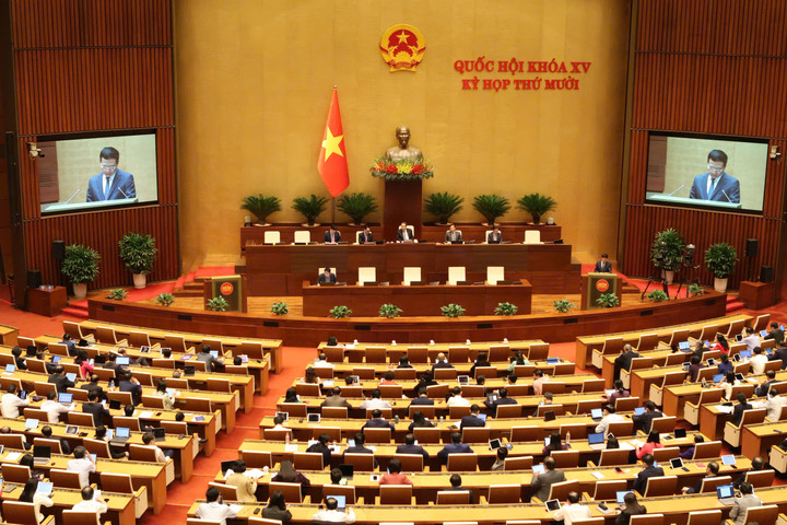 Kỳ họp thứ 10 Quốc hội Khóa XV thông qua Luật AI. (Ảnh: Bộ KH&CN)