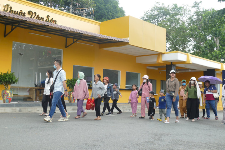 V období 2023–2025 Tay Ninh urychlí využívání digitálních technologií k rozvoji cestovního ruchu.