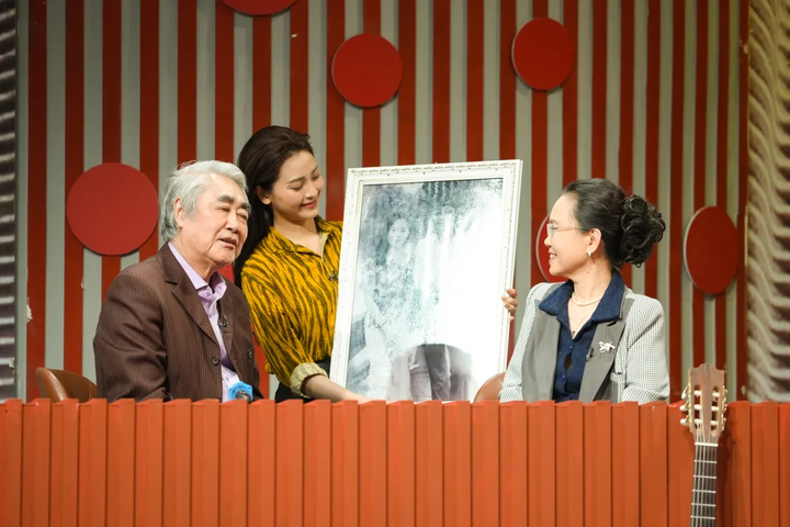 NSND Quang Thọ và vợ trong chương trình "Khách sạn 5 sao" của VTV.