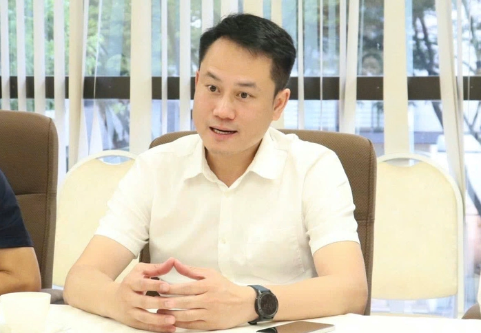 O Sr. Nguyen Kim Quy, membro do Comitê Permanente do Comitê Central da União da Juventude do Vietnã, chefe do Departamento de Assuntos da Juventude e da Infância e vice-presidente permanente do Comitê Central da União da Juventude do Vietnã.